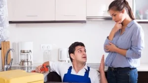 Máy bơm hỏng gây mất nước sinh hoạt.